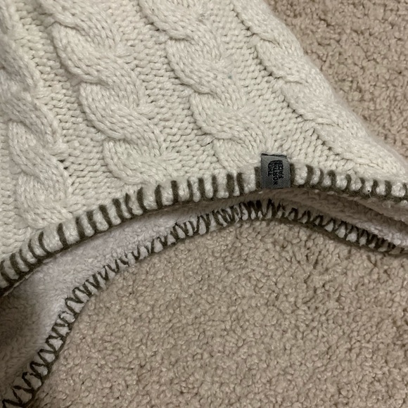 North Face Sherpa Lined Hat - Picture 2 of 3